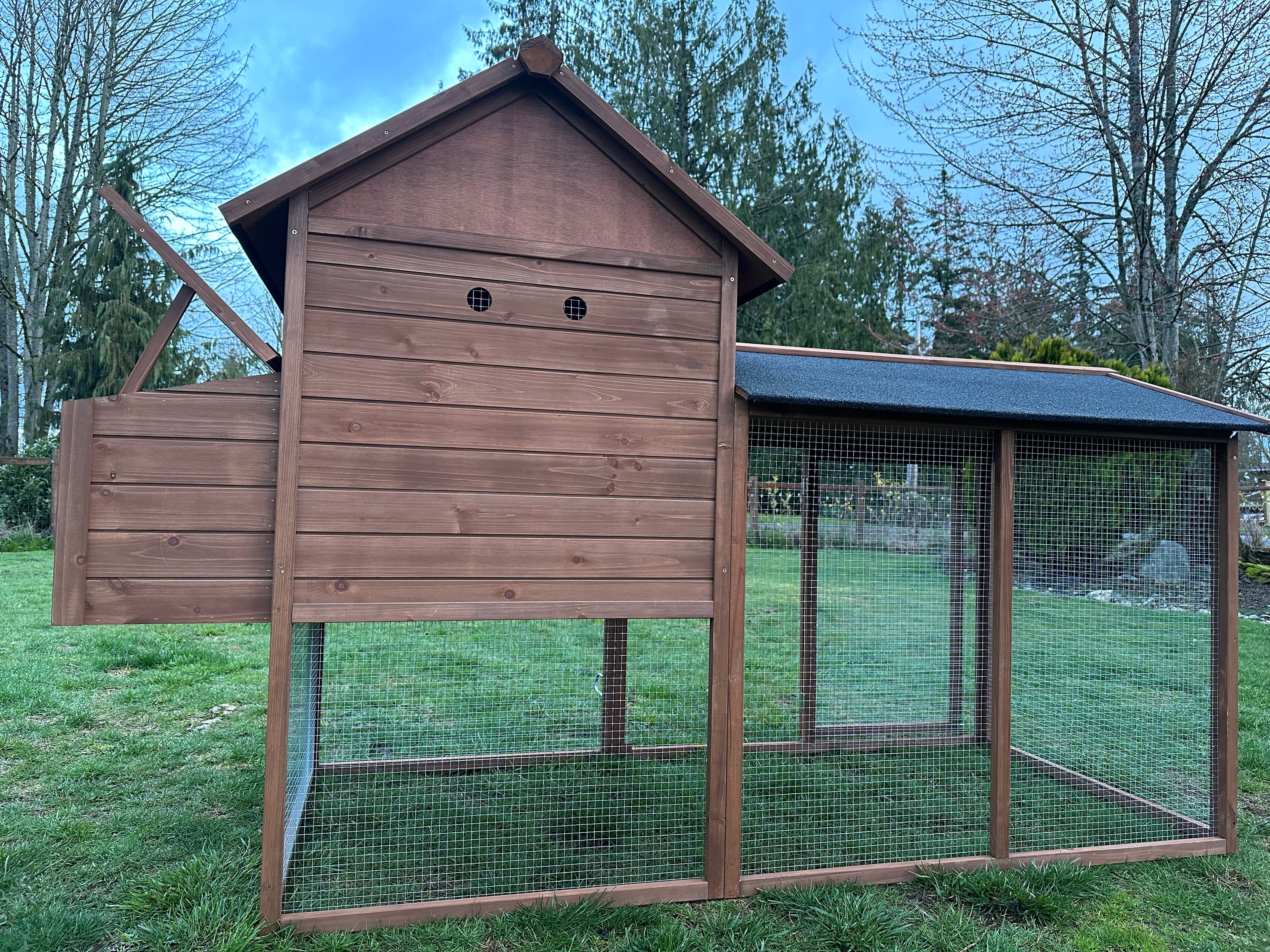 The LODGE Coop. New color and size! IN-STOCK.  ONLY 1 left