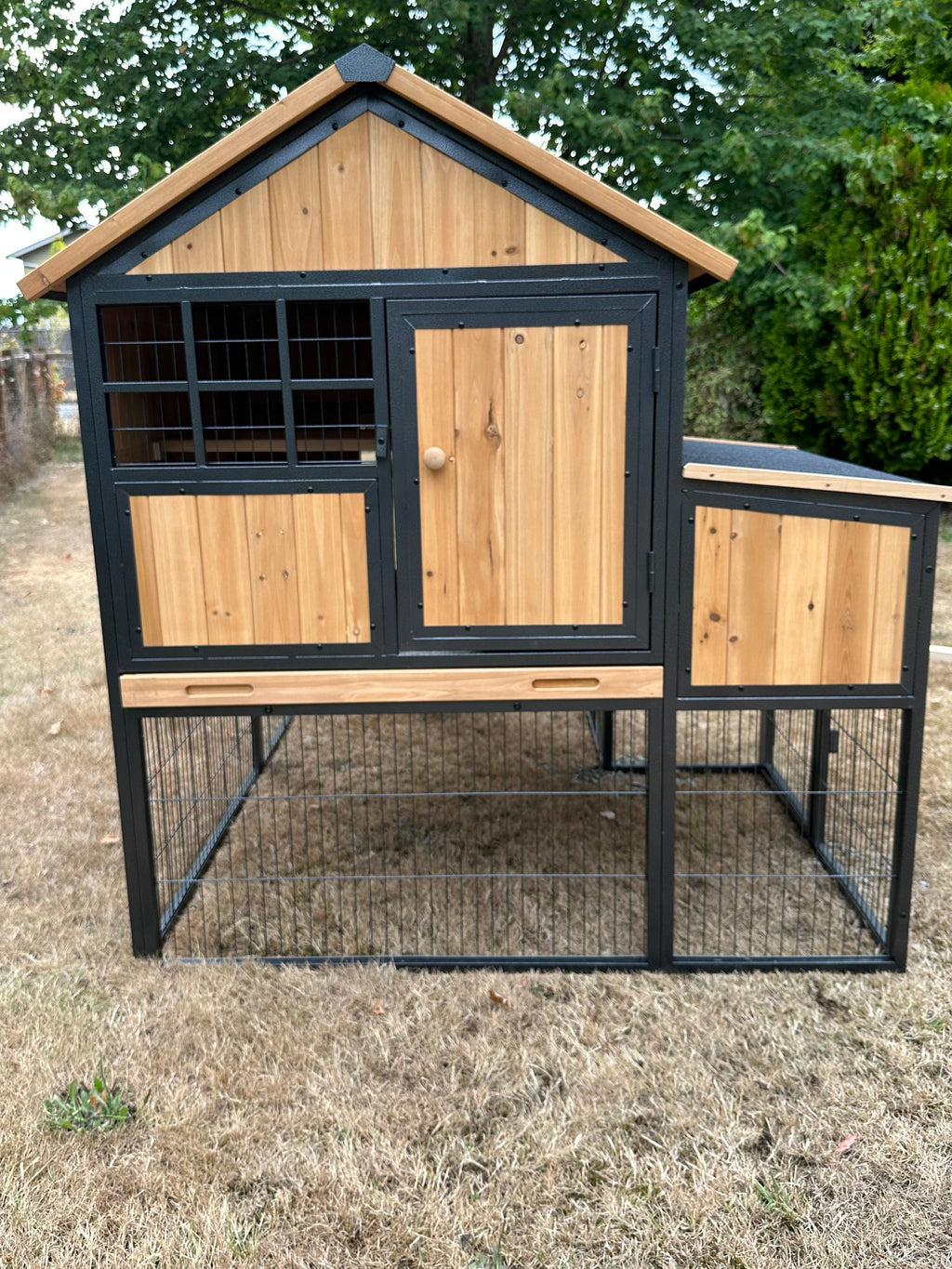NEW-METAL Cottage coop made with metal frame. New and predator proof