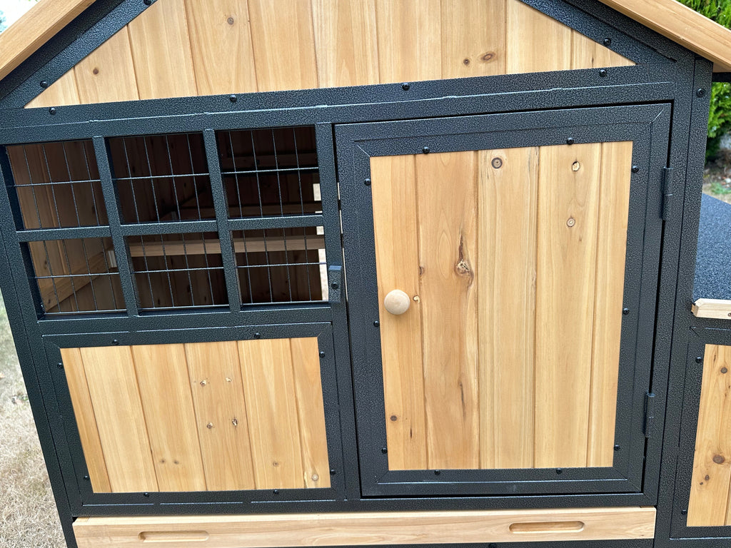 NEW-METAL Cottage coop made with metal frame. New and predator proof