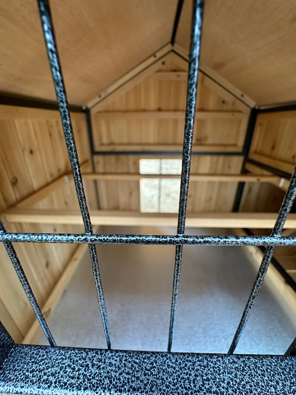 NEW-METAL Cottage coop made with metal frame. New and predator proof