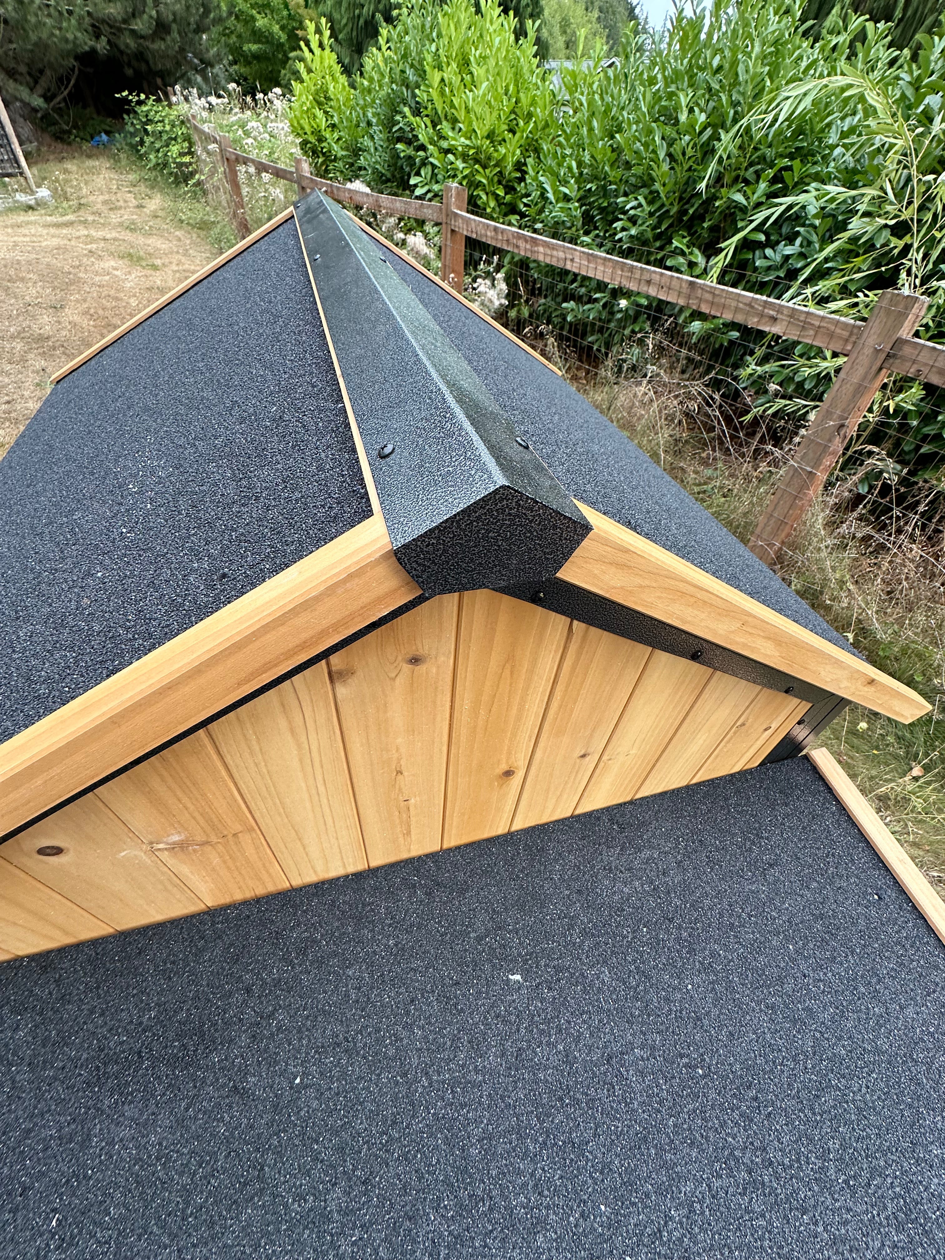 NEW-METAL Cottage coop made with metal frame. New and predator proof